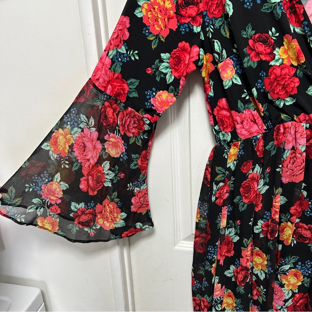 Torrid rose flared sleeve dress - Picture 3 of 5